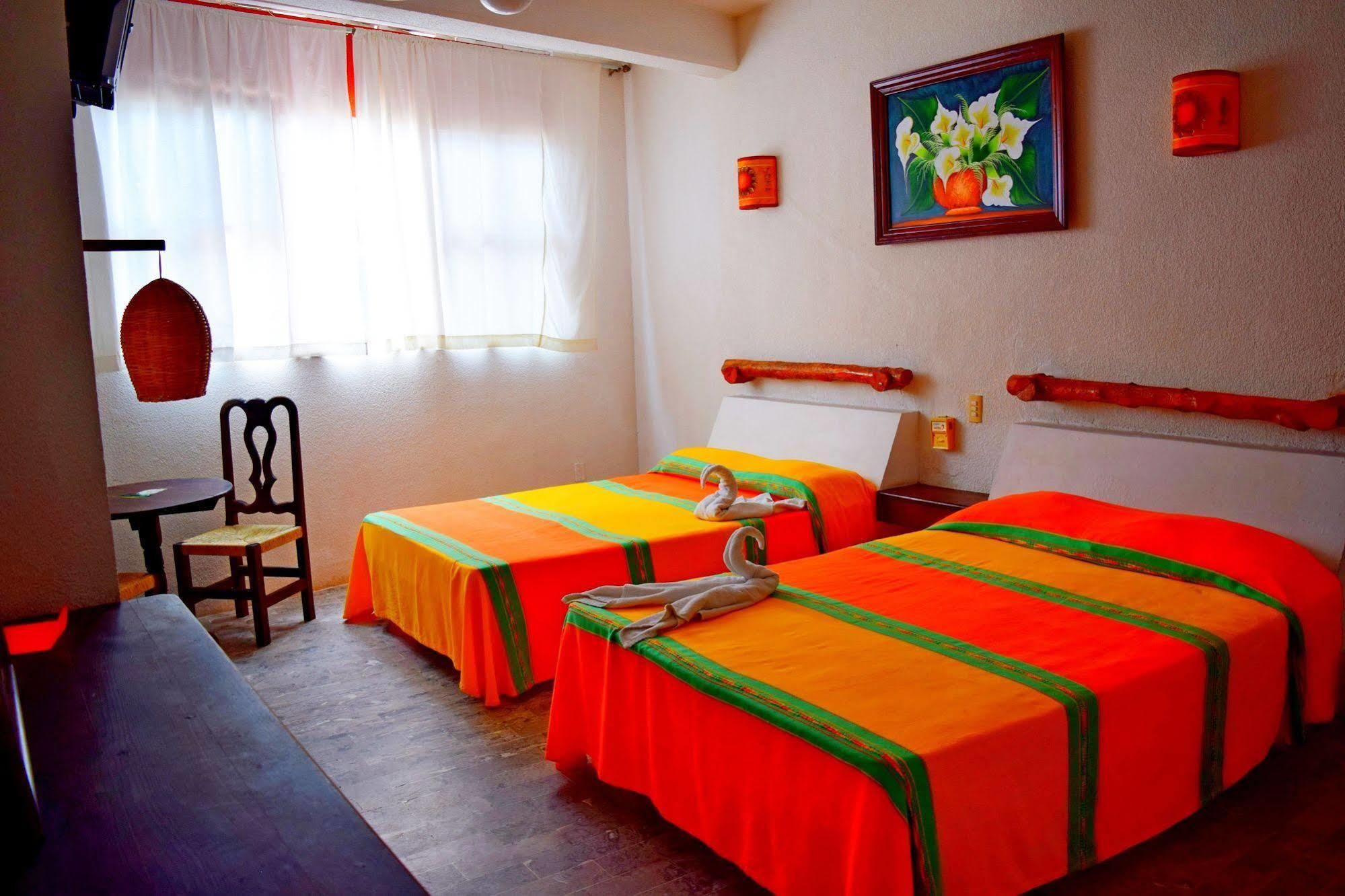 Hotel Corona Zihua Zihuatanejo Kültér fotó